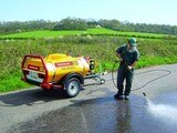 Für saubere Straßen und Maschinen: mobiler Hochdruckreiniger mit 1.000-Liter-Wassertank und Sprühdruck von mehr als 200 Bar. Foto: Zeppelin