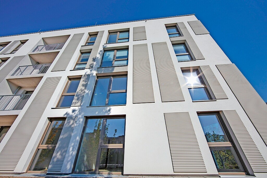 Die Fassade in Wellen- oder Kamm­optik von Austrotherm. © Austrotherm