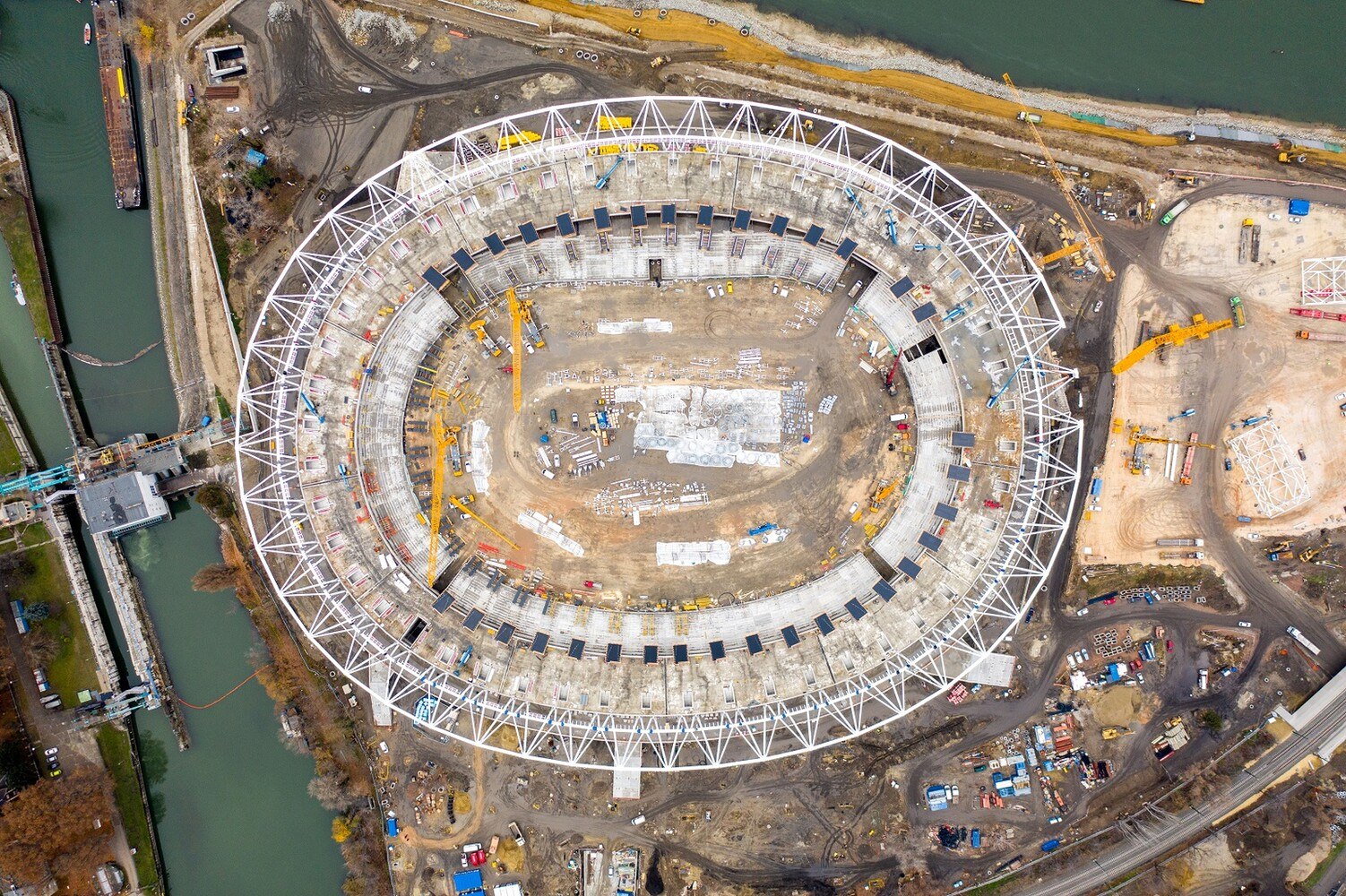 Nach den Leichtathletikmeisterschaften im Jahr 2023 wird das Bauwerk in einem neuen Stadtbauprojekt mit öffentlich zugänglichen Freizeit- und Jugendsportbereichen aufgehen. Auf diese Weise wird der Süden von Budapest nachhaltig aufgewertet. © KÉSZ Csoport