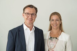 Tischlermeister Klaus Weissengruber mit seiner Frau Manuela. Der familieneigene Betrieb wird in mittlerweile zweiter Generation geführt. © Klaus Weissengruber