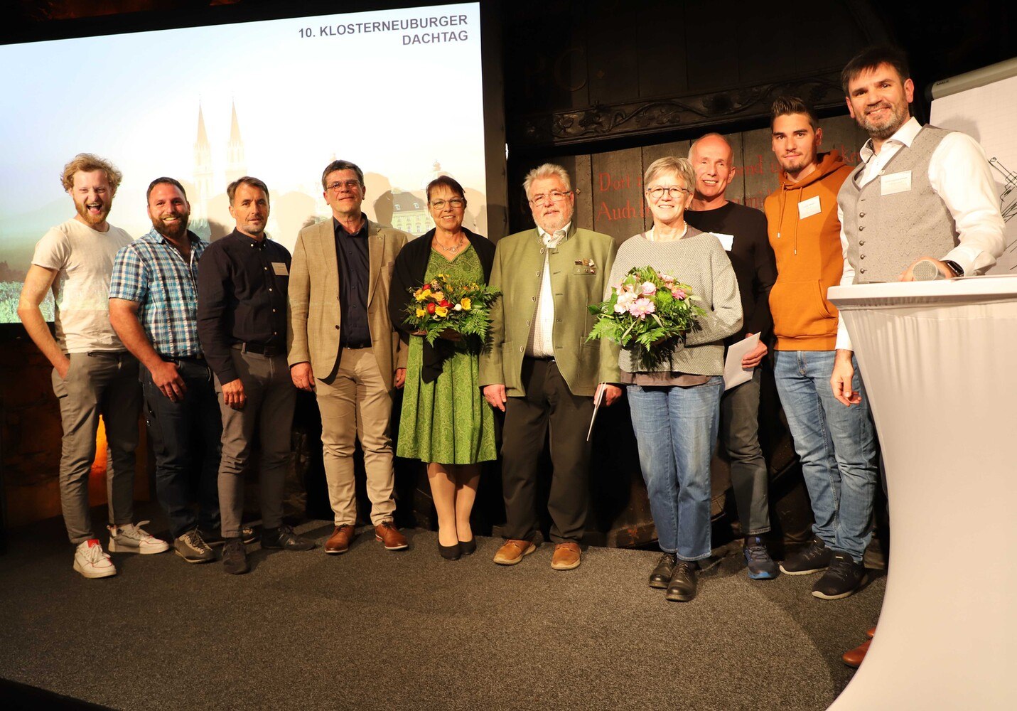 Die Geehrten mit Gratulanten (v. l.): Marcel Peer, Anton Matlas, Roman Moosbrugger, Walter Stackler, Heide-Maria Strasser, Wilhelm Strasser, Edith Meusburger, Martin Meusburger, Christoph Greiner, Alexander Eppler. © Birgit Tegtbauer