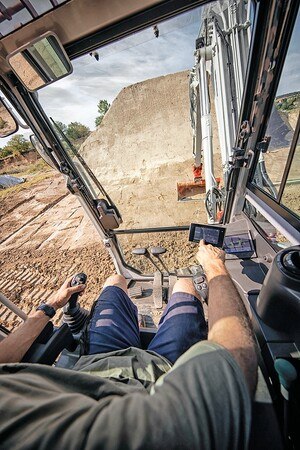 Mit HuppView lässt sich die Löffelposition eines Baggers exakt kontrollieren, um Messvorgänge und Arbeitsgänge einzusparen. © Huppenkothen