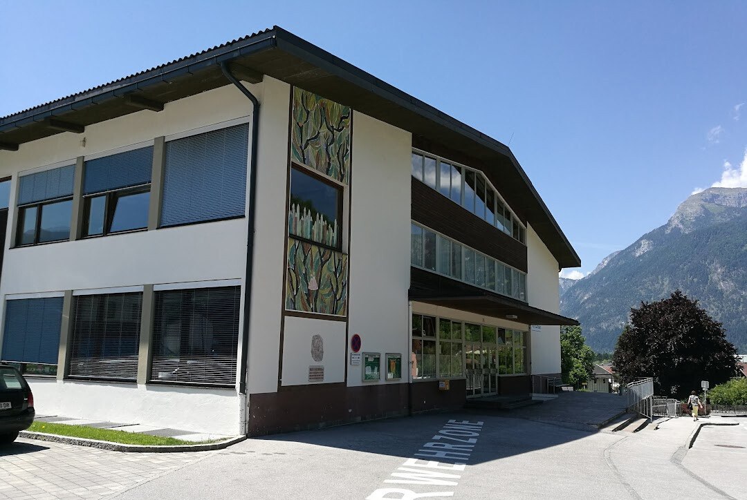 Vorher: Das in die Jahre gekommene Gebäude der Volksschlue Brixlegg vor der umfassenden Sanierung. © Architekturhalle