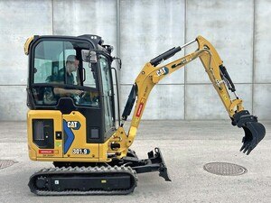 Zeppelin Rental legt das Augenmerk im Mietbereich unter anderem auf elektrische Lösungen, etwa den Minibagger CAT 301.9 E von Caterpillar. Dieser eignet sich für emissionsfreies Arbeiten, beispielsweise auch in geräuschsensibler Umgebung und in Innenräumen. © Zeppelin Rental GmbH