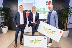 Rudolf Ofenschiessl, Georg Bursik und Roman Stickler blicken optimistisch, mit einem starken Fokus auf Sanierung, in die Zukunft. © Baumit/APA-Fotoservice/Juhasz