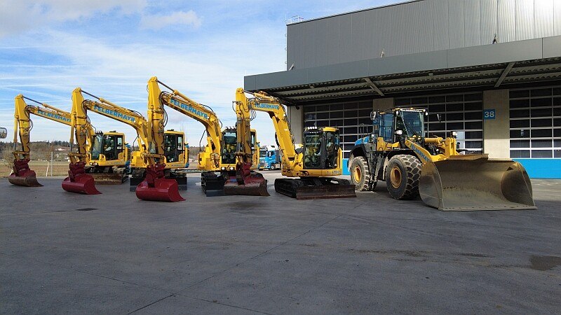 Die Firma Felbermayr vertraut auf Komatsu-Geräte und Kuhn und übernahm acht Baumaschinen. Die Bagger und Radlader bestechen durch Robustheit und Langlebigkeit. © Kuhn