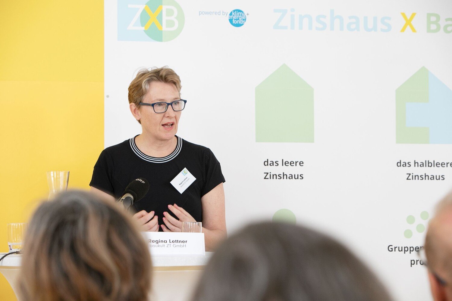 Regina Lettner, baukult ZT GmbH, definiert das Forschungsprojekt ZxB als moderierten Prozess, der Zinshausbesitzer mit dem nötigen Know-how ausstattet, um ihre Immobilie zukunftsfit zu machen. © baukult ZT/APA-Fotoservice/F.-Roßboth