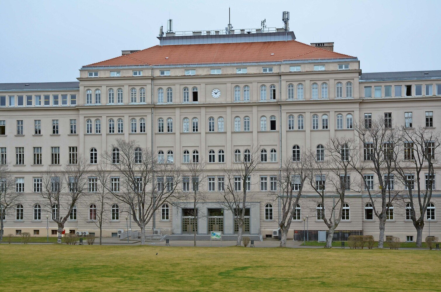 Kaderschmiede der Technikerinnen und Techniker von morgen: die HTL Mödling © Barbara Fürst