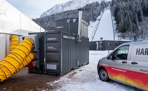 Nachhaltige Lösung: Mobiler Heizcontainer mit Warmluftschlauch © Hargassner