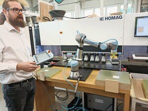 Mit einem Touchpanel sind die Cobots rasch programmierbar und schnell einsatzbereit. © Wagner