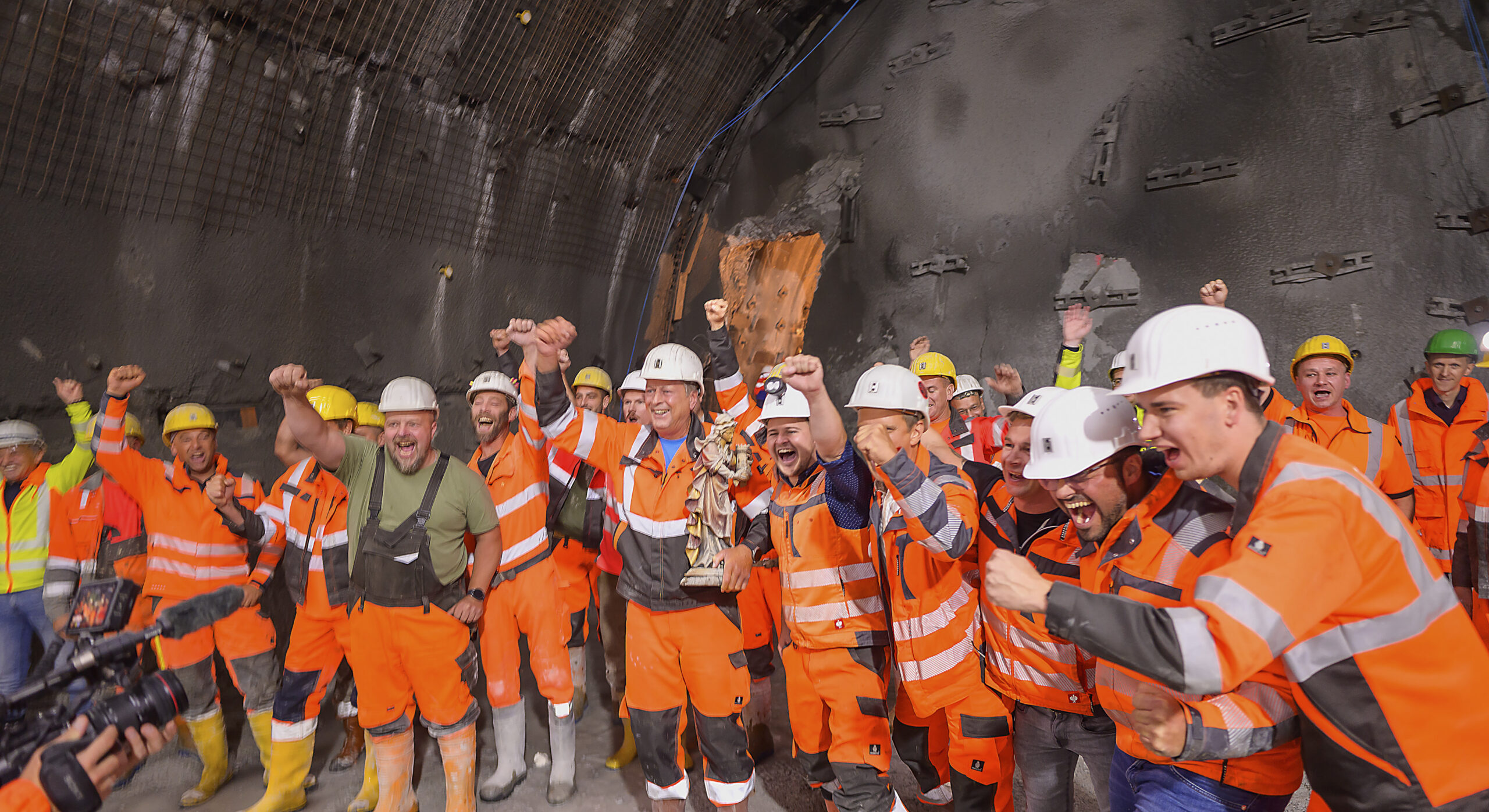 Jubel bei den Tunnelbauern: Durchbruch beim Semmering Basistunnel