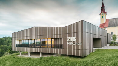 Das neue Veranstaltungszentrum ZIB – Zentrum im Berg – ist ein einladender und funktionaler Treffpunkt für Aktivitäten und Zusammenkünfte. Foto: Croce & Wir