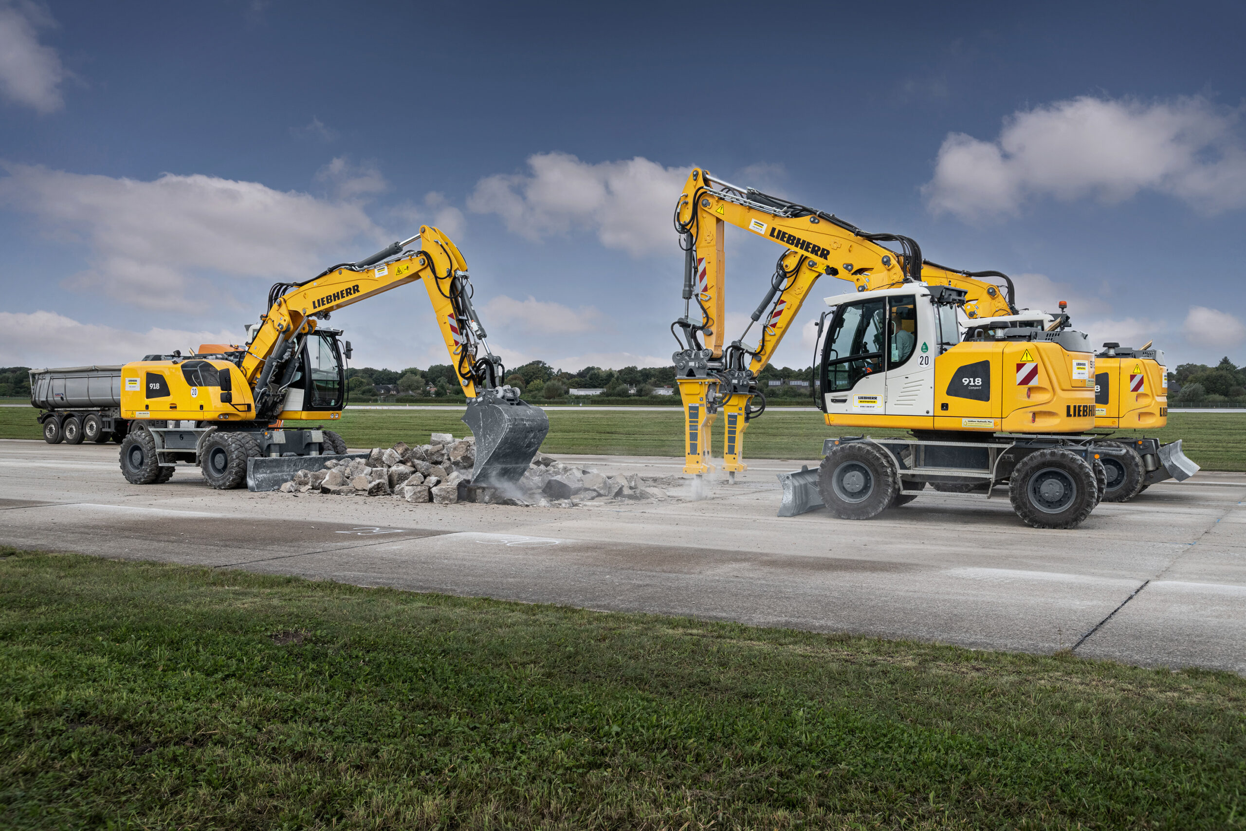 Die Bauindustrie wandelt sich in den letzten Jahren stetig und mit ihr entwickeln sich auch die Anbaugeräte und Schnellwechsler für Baumaschinen kontinuierlich weiter. (C) Liebherr